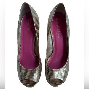 Lilly Pulitzer Metallic Gold wedge heels. Peep toe. Womens size 5 NWOT